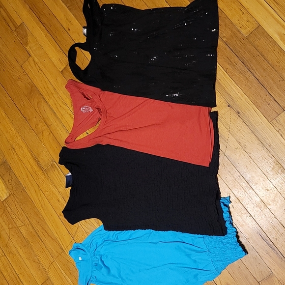 aerie Tops - Nice summer tank top bundle sz small